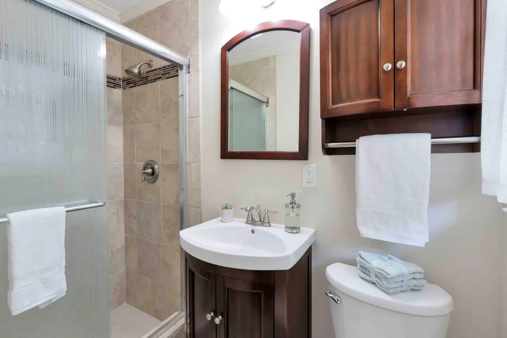 35 Whispering Way, Sandy Springs, Georgia 30328, 4 Bedrooms Bedrooms, ,3 BathroomsBathrooms,Residential,Sold,35 Whispering Way,6919712