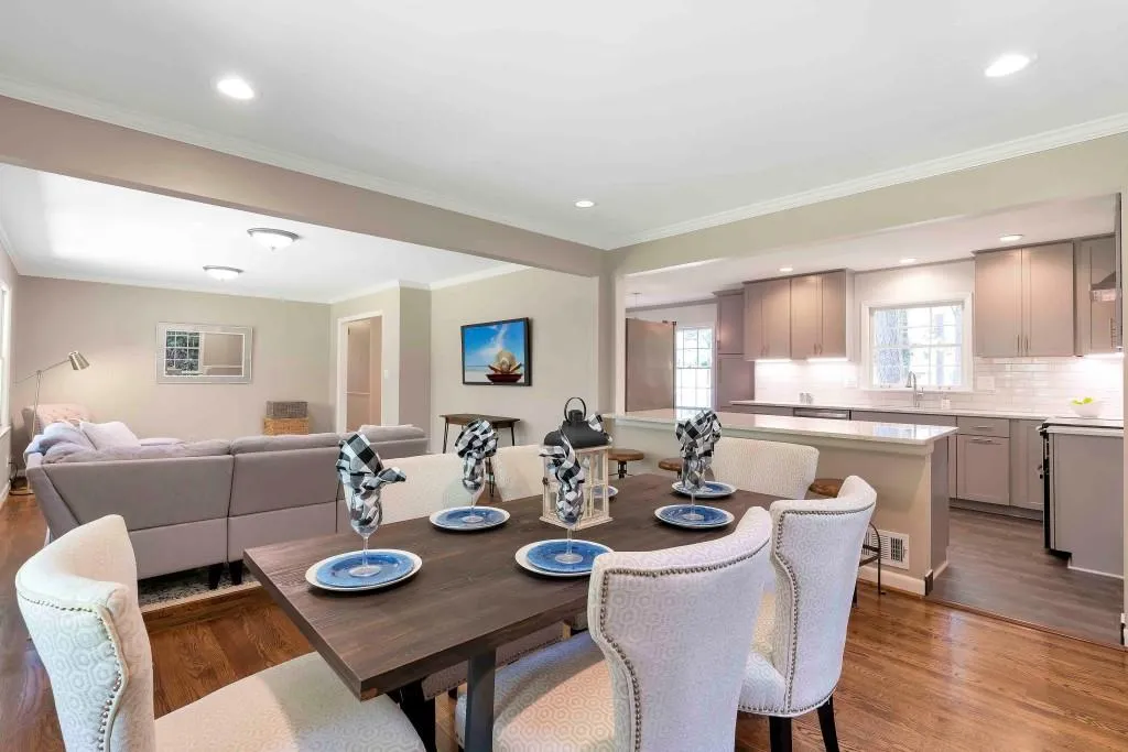 35 Whispering Way, Sandy Springs, Georgia 30328, 4 Bedrooms Bedrooms, ,3 BathroomsBathrooms,Residential,Sold,35 Whispering Way,6919712