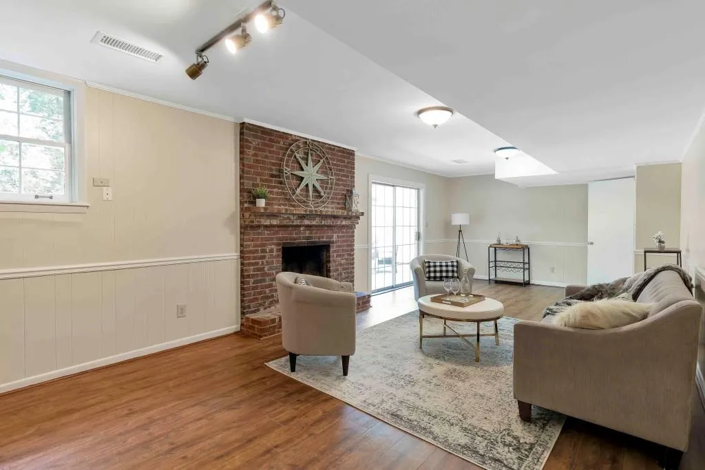 35 Whispering Way, Sandy Springs, Georgia 30328, 4 Bedrooms Bedrooms, ,3 BathroomsBathrooms,Residential,Sold,35 Whispering Way,6919712