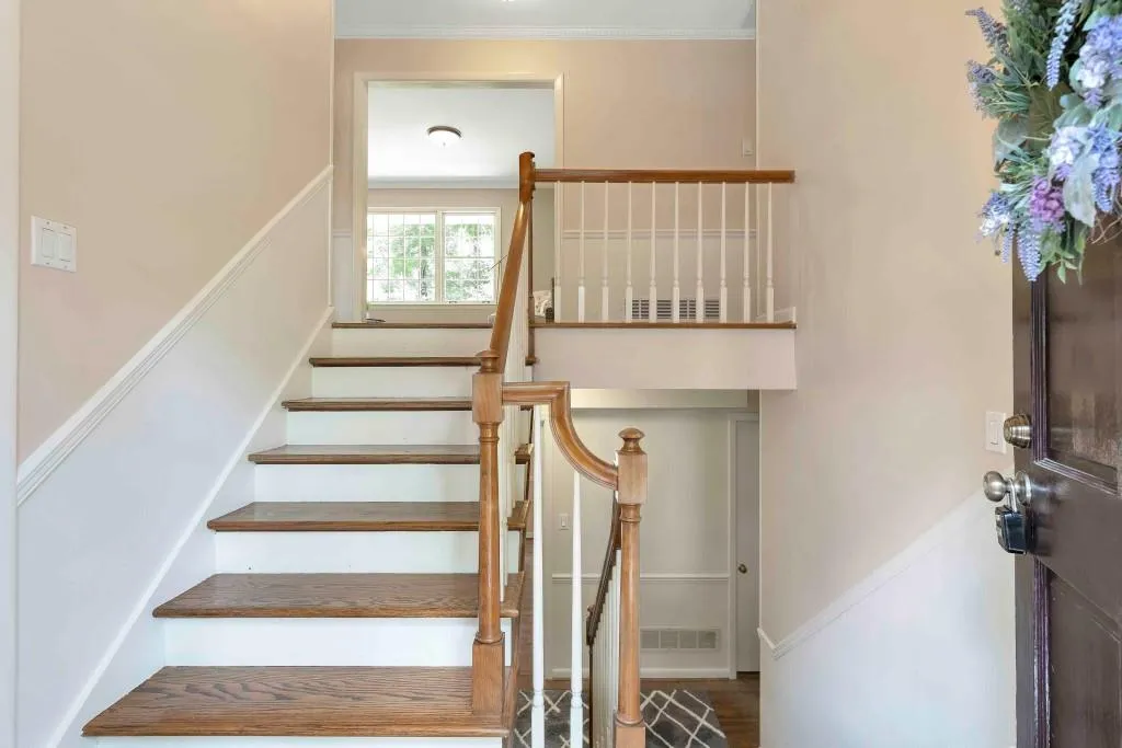 35 Whispering Way, Sandy Springs, Georgia 30328, 4 Bedrooms Bedrooms, ,3 BathroomsBathrooms,Residential,Sold,35 Whispering Way,6919712