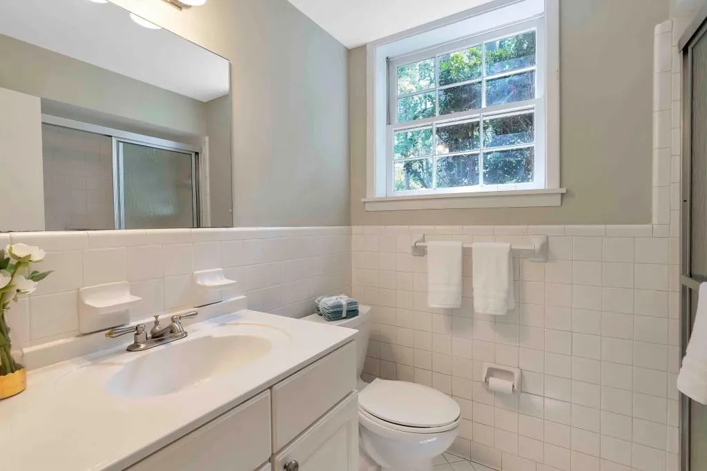 35 Whispering Way, Sandy Springs, Georgia 30328, 4 Bedrooms Bedrooms, ,3 BathroomsBathrooms,Residential,Sold,35 Whispering Way,6919712