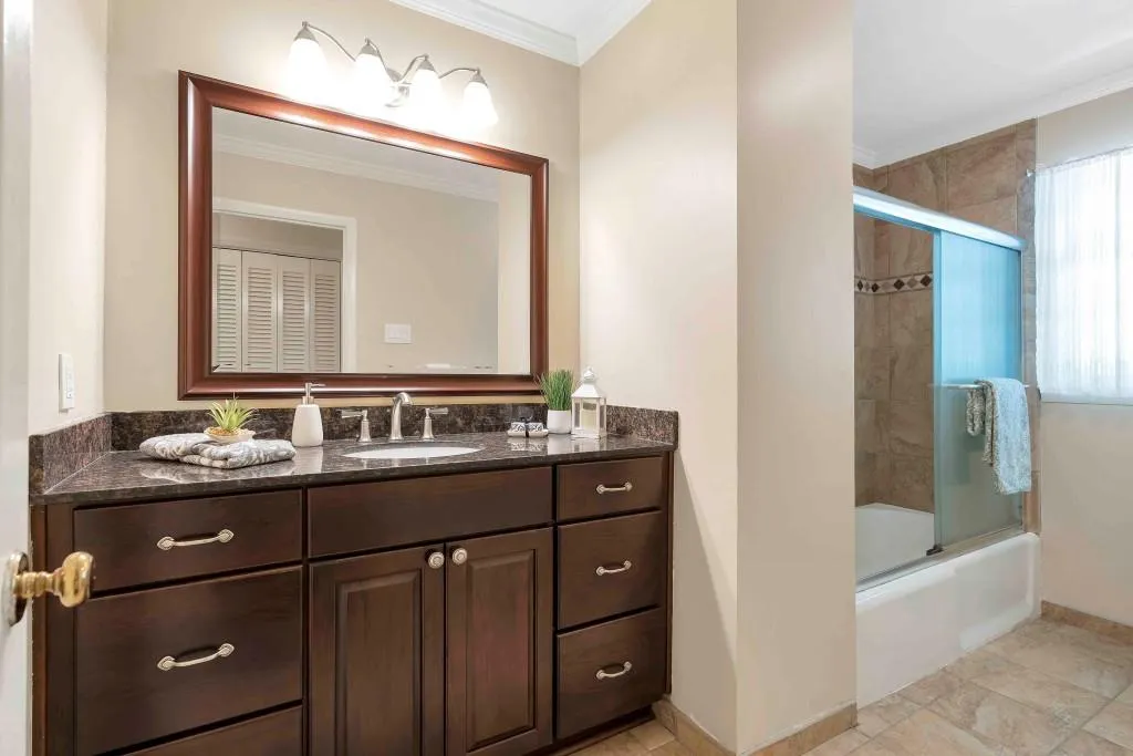 35 Whispering Way, Sandy Springs, Georgia 30328, 4 Bedrooms Bedrooms, ,3 BathroomsBathrooms,Residential,Sold,35 Whispering Way,6919712