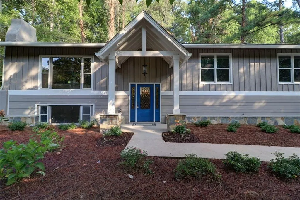 360 Earlston Drive, Sandy Springs, Georgia 30328, 4 Bedrooms Bedrooms, ,3 BathroomsBathrooms,Residential,Sold,360 Earlston Drive,5745471