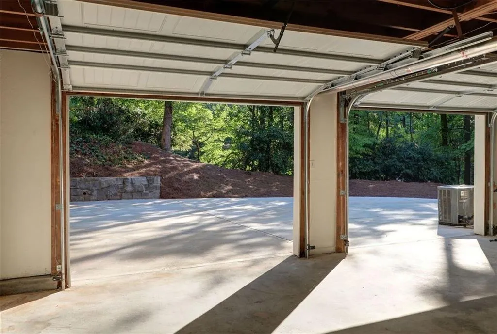 360 Earlston Drive, Sandy Springs, Georgia 30328, 4 Bedrooms Bedrooms, ,3 BathroomsBathrooms,Residential,Sold,360 Earlston Drive,5745471