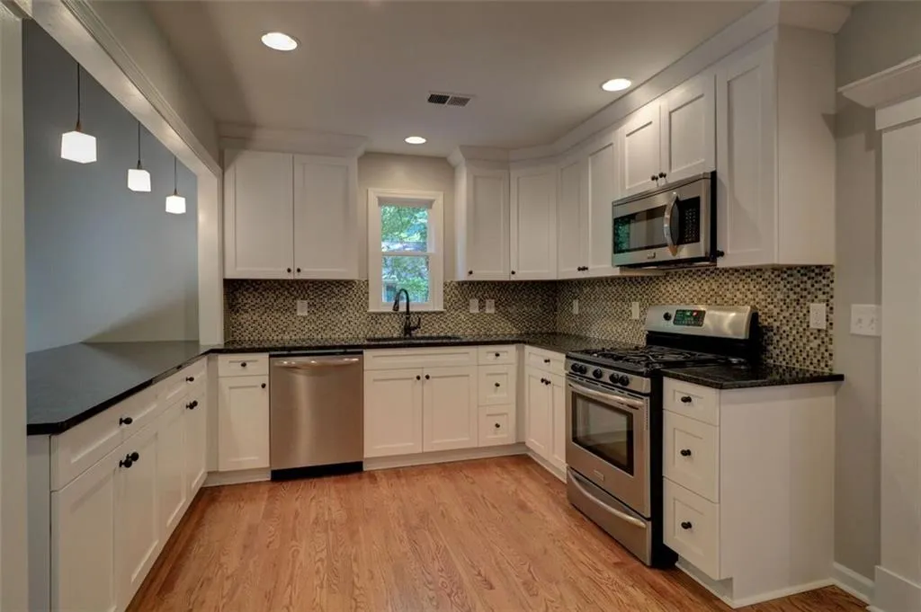 360 Earlston Drive, Sandy Springs, Georgia 30328, 4 Bedrooms Bedrooms, ,3 BathroomsBathrooms,Residential,Sold,360 Earlston Drive,5745471