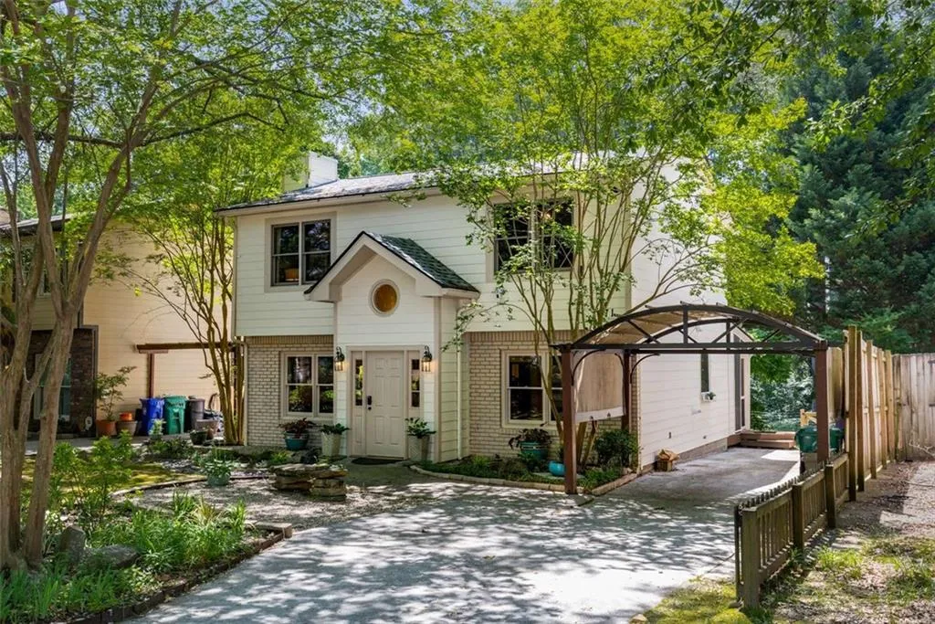 1071 Standard Drive Ne, Brookhaven, Georgia 30319, 3 Bedrooms Bedrooms, ,2 BathroomsBathrooms,Residential,For Sale,1071 Standard Drive Ne,7583809