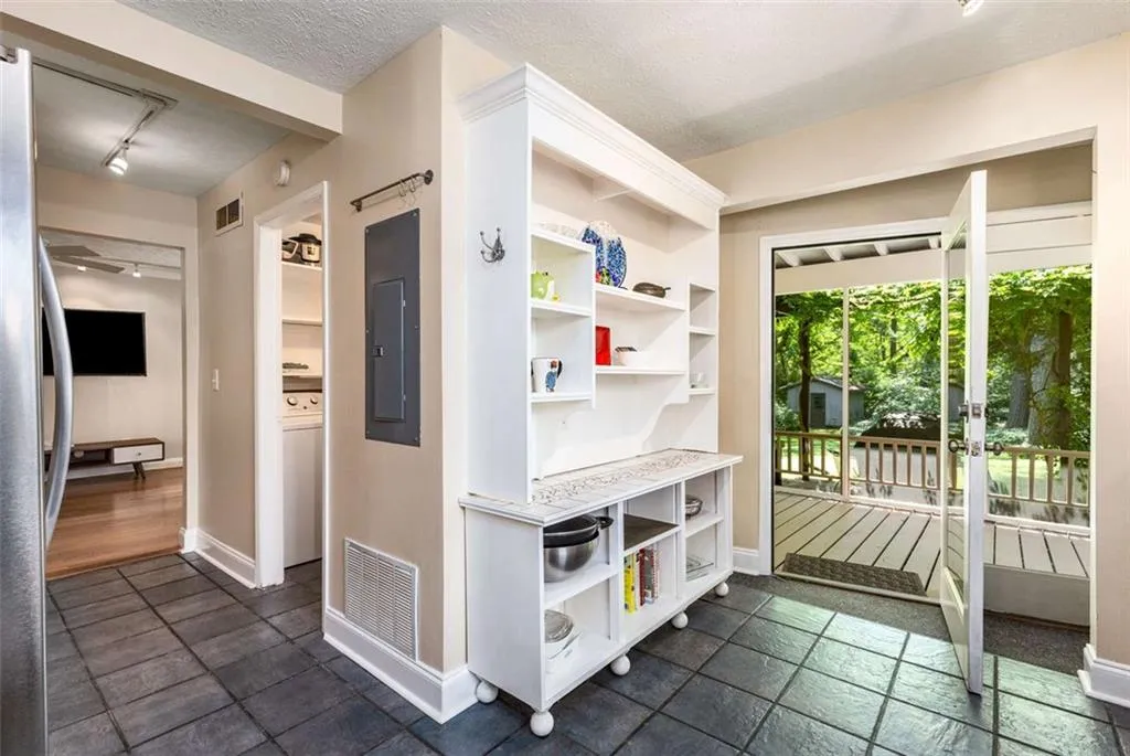 1071 Standard Drive Ne, Brookhaven, Georgia 30319, 3 Bedrooms Bedrooms, ,2 BathroomsBathrooms,Residential,For Sale,1071 Standard Drive Ne,7583809