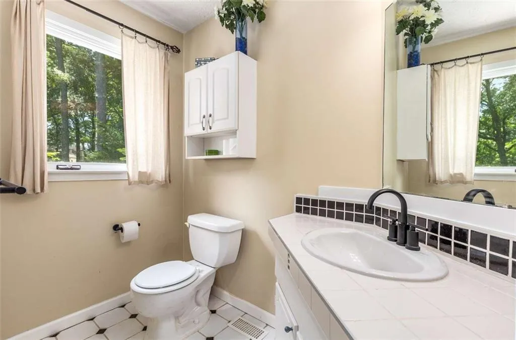 1071 Standard Drive Ne, Brookhaven, Georgia 30319, 3 Bedrooms Bedrooms, ,2 BathroomsBathrooms,Residential,For Sale,1071 Standard Drive Ne,7583809