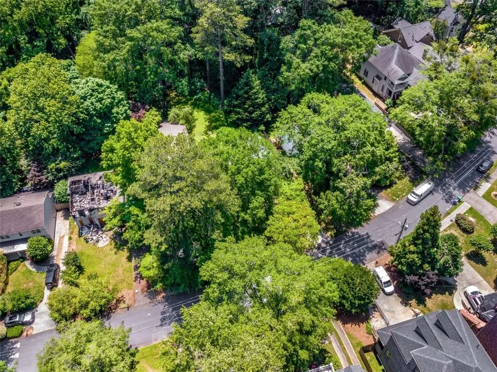 1071 Standard Drive Ne, Brookhaven, Georgia 30319, 3 Bedrooms Bedrooms, ,2 BathroomsBathrooms,Residential,For Sale,1071 Standard Drive Ne,7583809