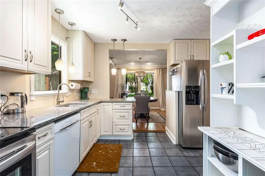 1071 Standard Drive Ne, Brookhaven, Georgia 30319, 3 Bedrooms Bedrooms, ,2 BathroomsBathrooms,Residential,For Sale,1071 Standard Drive Ne,7583809