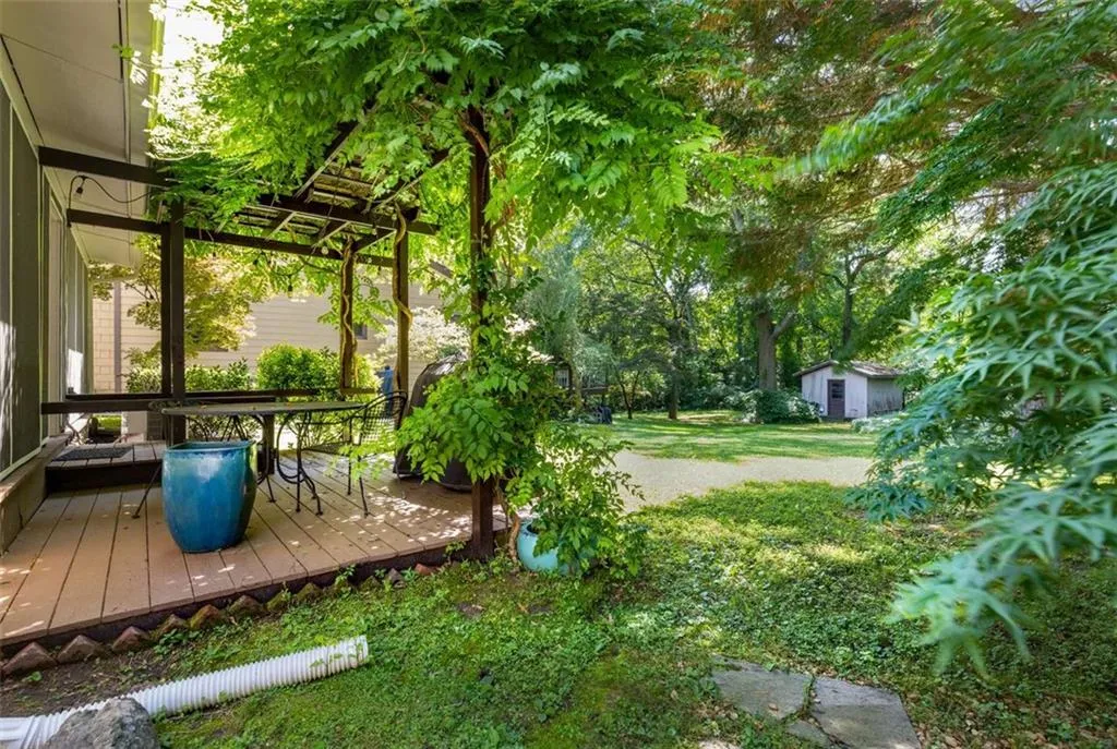 1071 Standard Drive Ne, Brookhaven, Georgia 30319, 3 Bedrooms Bedrooms, ,2 BathroomsBathrooms,Residential,For Sale,1071 Standard Drive Ne,7583809