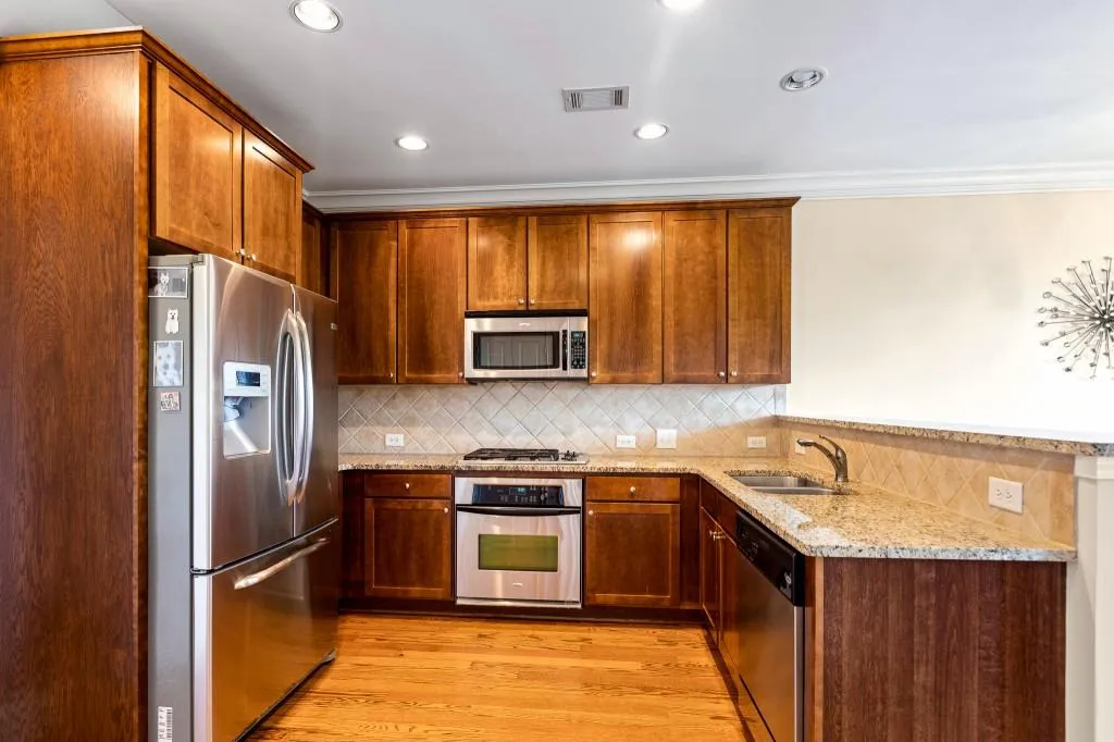 827 Perennial Drive, Sandy Springs, Georgia 30328, 2 Bedrooms Bedrooms, ,2 BathroomsBathrooms,Residential,Sold,827 Perennial Drive,6619840