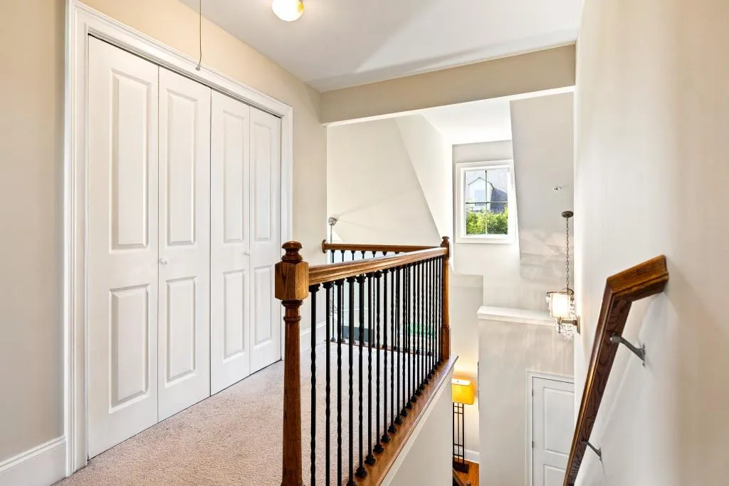 827 Perennial Drive, Sandy Springs, Georgia 30328, 2 Bedrooms Bedrooms, ,2 BathroomsBathrooms,Residential,Sold,827 Perennial Drive,6619840