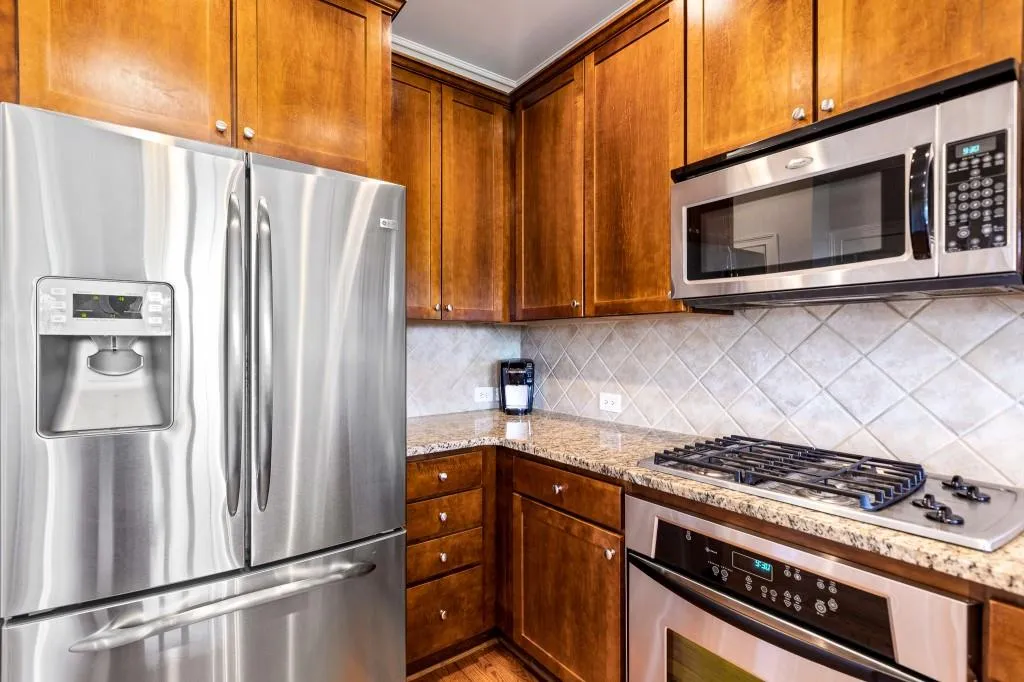 827 Perennial Drive, Sandy Springs, Georgia 30328, 2 Bedrooms Bedrooms, ,2 BathroomsBathrooms,Residential,Sold,827 Perennial Drive,6619840
