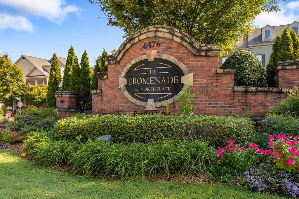 827 Perennial Drive, Sandy Springs, Georgia 30328, 2 Bedrooms Bedrooms, ,2 BathroomsBathrooms,Residential,Sold,827 Perennial Drive,6619840