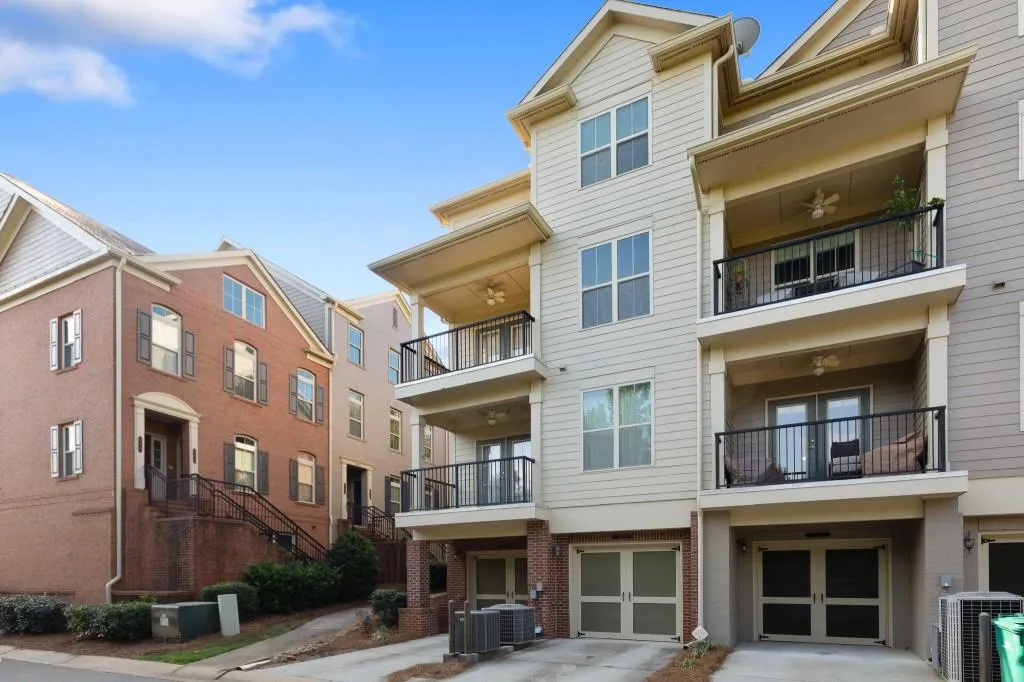 827 Perennial Drive, Sandy Springs, Georgia 30328, 2 Bedrooms Bedrooms, ,2 BathroomsBathrooms,Residential,Sold,827 Perennial Drive,6619840