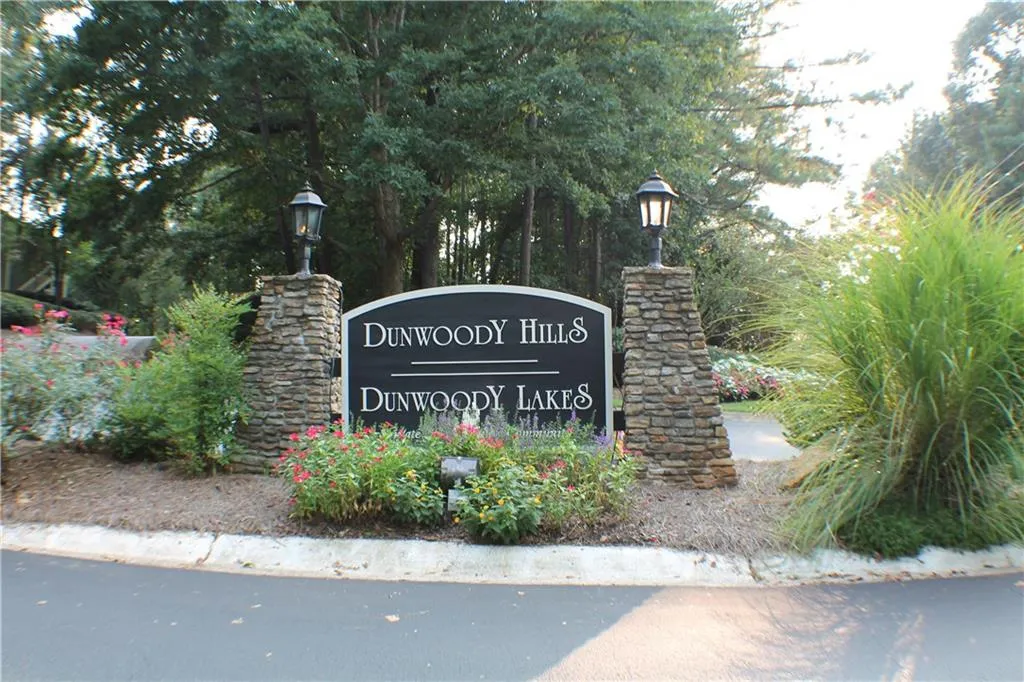904 Gettysburg Place, Sandy Springs, Georgia 30350, 2 Bedrooms Bedrooms, ,2 BathroomsBathrooms,Residential,Sold,904 Gettysburg Place,6058613