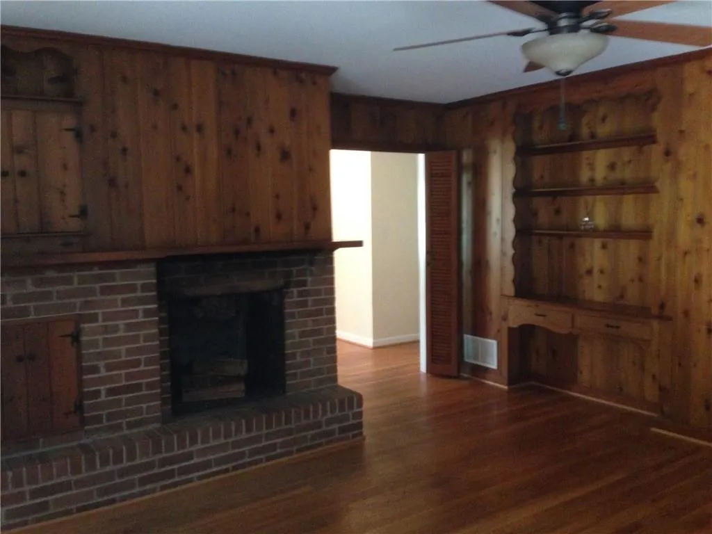 650 Glenforest Road, Sandy Springs, Georgia 30328, 3 Bedrooms Bedrooms, ,2 BathroomsBathrooms,Residential,Sold,650 Glenforest Road,5711621