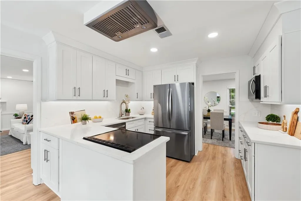 7260 Dunhill Terrace, Atlanta, Georgia 30328, 4 Bedrooms Bedrooms, ,3 BathroomsBathrooms,Residential,For Sale,7260 Dunhill Terrace,7560866