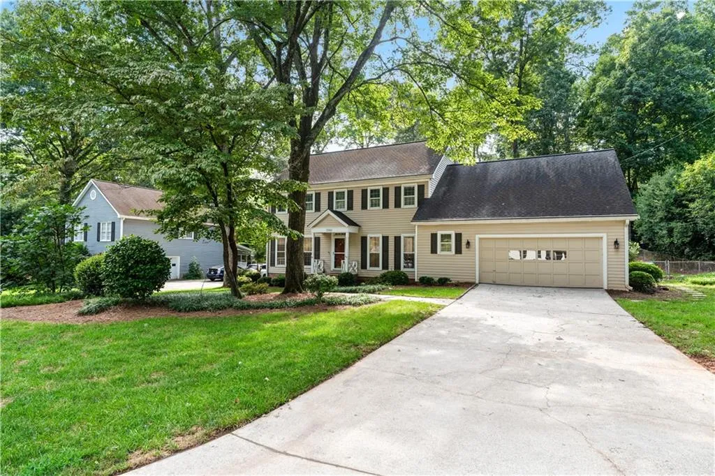 7260 Dunhill Terrace, Atlanta, Georgia 30328, 4 Bedrooms Bedrooms, ,3 BathroomsBathrooms,Residential,For Sale,7260 Dunhill Terrace,7560866
