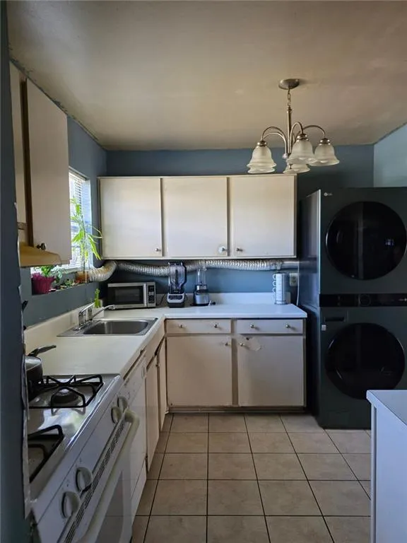 5621 Kingsport Drive, Atlanta, Georgia 30342, 2 Bedrooms Bedrooms, ,1 BathroomBathrooms,Residential,For Sale,5621 Kingsport Drive,7659828
