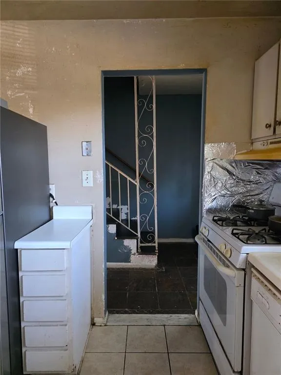 5621 Kingsport Drive, Atlanta, Georgia 30342, 2 Bedrooms Bedrooms, ,1 BathroomBathrooms,Residential,For Sale,5621 Kingsport Drive,7659828