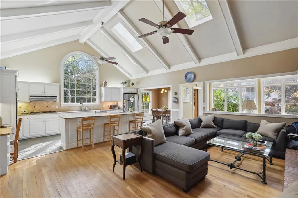 125 Bowline Circle, Atlanta, Georgia 30328, 5 Bedrooms Bedrooms, ,4 BathroomsBathrooms,Residential,Sold,125 Bowline Circle,7136744 125 Bowline Circle, Atlanta, Georgia 30328, 5 Bedrooms Bedrooms, ,4 BathroomsBathrooms,Residential,Sold,125 Bowline Circle,7136744