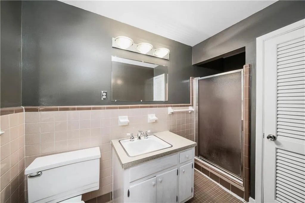 6835 Sunny Brook Lane, Sandy Springs, Georgia 30328, 5 Bedrooms Bedrooms, ,2 BathroomsBathrooms,Residential,Sold,6835 Sunny Brook Lane,7255849