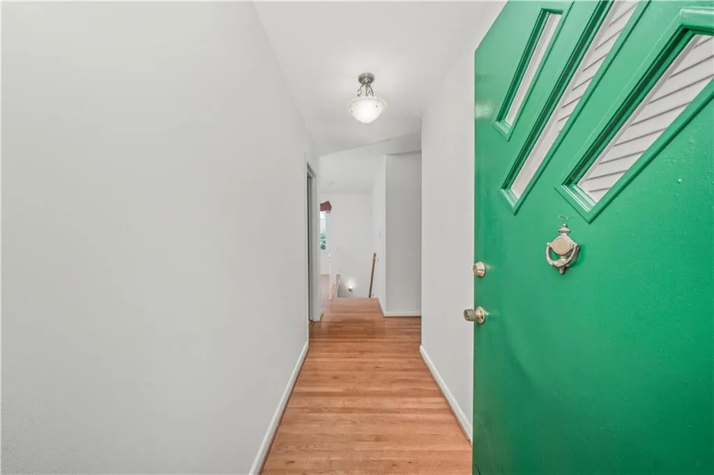 6835 Sunny Brook Lane, Sandy Springs, Georgia 30328, 5 Bedrooms Bedrooms, ,2 BathroomsBathrooms,Residential,Sold,6835 Sunny Brook Lane,7255849