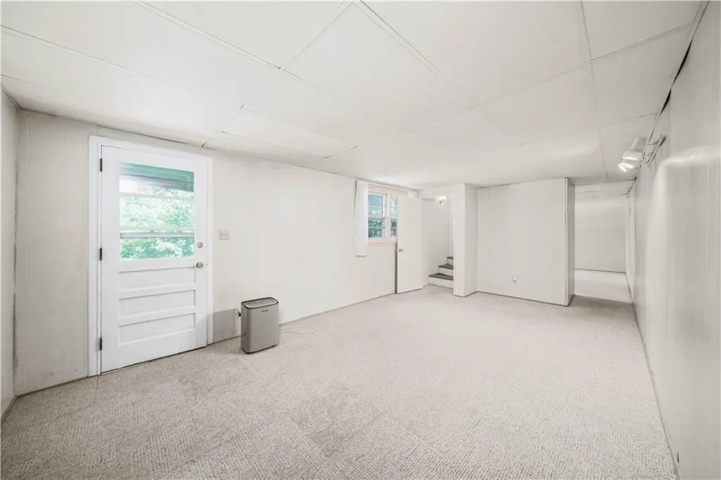 6835 Sunny Brook Lane, Sandy Springs, Georgia 30328, 5 Bedrooms Bedrooms, ,2 BathroomsBathrooms,Residential,Sold,6835 Sunny Brook Lane,7255849