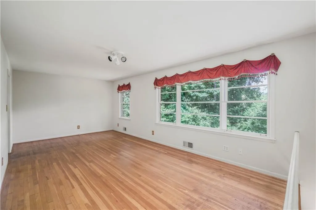 6835 Sunny Brook Lane, Sandy Springs, Georgia 30328, 5 Bedrooms Bedrooms, ,2 BathroomsBathrooms,Residential,Sold,6835 Sunny Brook Lane,7255849