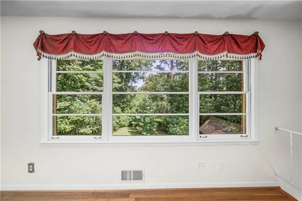 6835 Sunny Brook Lane, Sandy Springs, Georgia 30328, 5 Bedrooms Bedrooms, ,2 BathroomsBathrooms,Residential,Sold,6835 Sunny Brook Lane,7255849