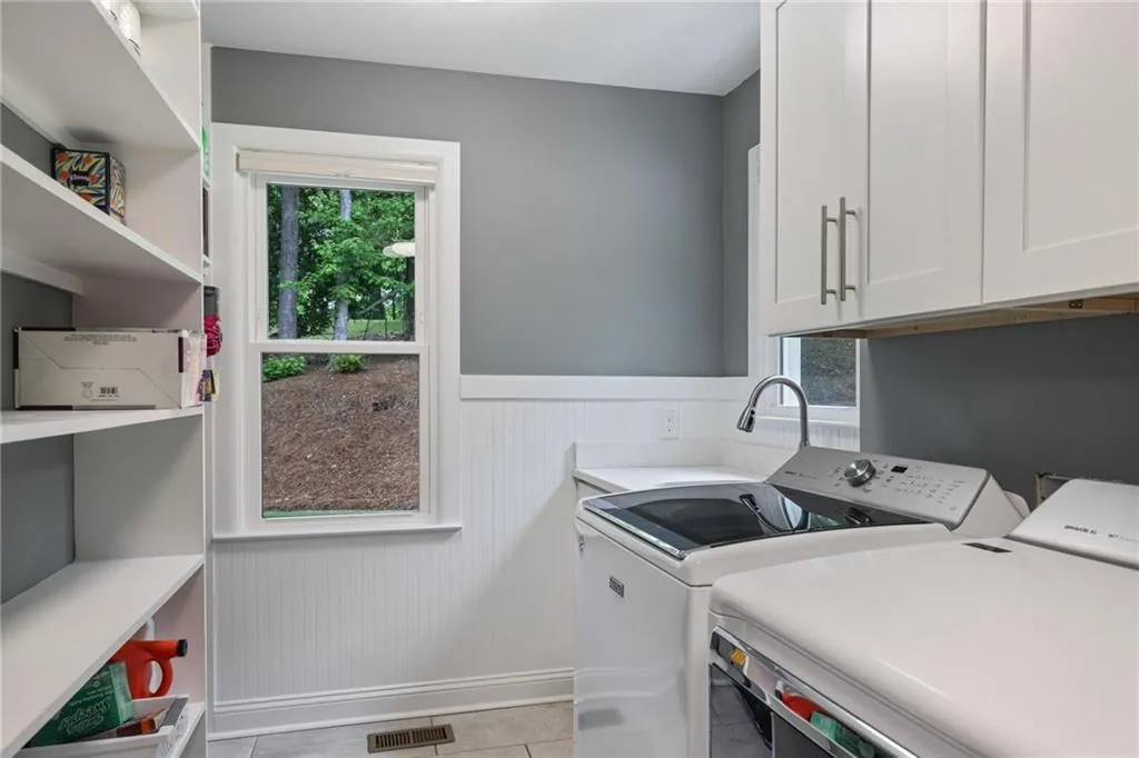 165 River Park Drive, Atlanta, Georgia 30328, 6 Bedrooms Bedrooms, ,4 BathroomsBathrooms,Residential,For Sale,165 River Park Drive,7763343