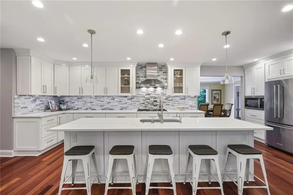 125k ++ reno with Thermdor and Kitchenaid appliances