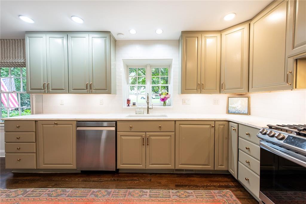 425 Forest Valley Road, Atlanta, Georgia 30342, 4 Bedrooms Bedrooms, ,3 BathroomsBathrooms,Residential,Sold,425 Forest Valley Road,7289697