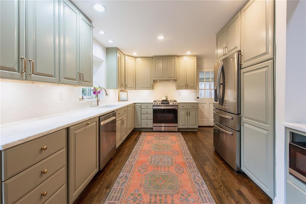 425 Forest Valley Road, Atlanta, Georgia 30342, 4 Bedrooms Bedrooms, ,3 BathroomsBathrooms,Residential,Sold,425 Forest Valley Road,7289697