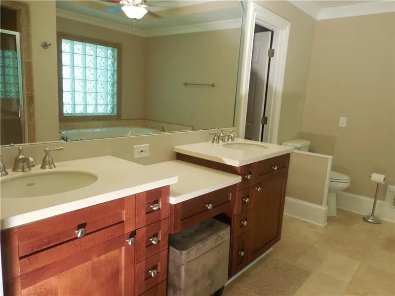 8885 Huntcliff Lake Court, Sandy Springs, Georgia 30350, 4 Bedrooms Bedrooms, ,4 BathroomsBathrooms,Residential,Sold,8885 Huntcliff Lake Court,6028404