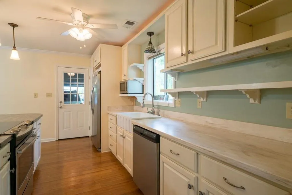 40 Forrest Place, Atlanta, Georgia 30328, 3 Bedrooms Bedrooms, ,2 BathroomsBathrooms,Residential,Sold,40 Forrest Place,6770541