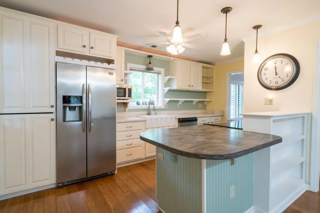 40 Forrest Place, Atlanta, Georgia 30328, 3 Bedrooms Bedrooms, ,2 BathroomsBathrooms,Residential,Sold,40 Forrest Place,6770541