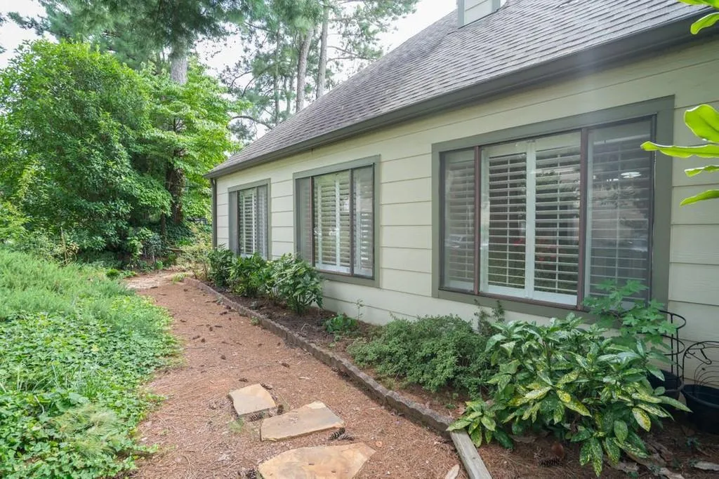 40 Forrest Place, Atlanta, Georgia 30328, 3 Bedrooms Bedrooms, ,2 BathroomsBathrooms,Residential,Sold,40 Forrest Place,6770541