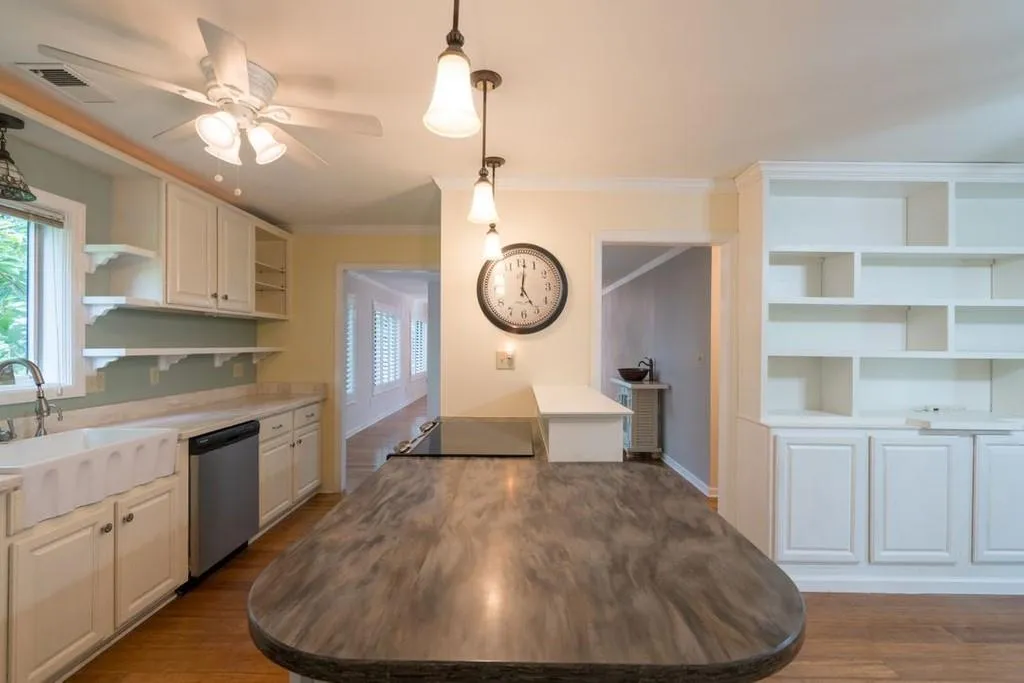 40 Forrest Place, Atlanta, Georgia 30328, 3 Bedrooms Bedrooms, ,2 BathroomsBathrooms,Residential,Sold,40 Forrest Place,6770541