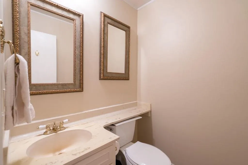 40 Forrest Place, Atlanta, Georgia 30328, 3 Bedrooms Bedrooms, ,2 BathroomsBathrooms,Residential,Sold,40 Forrest Place,6770541