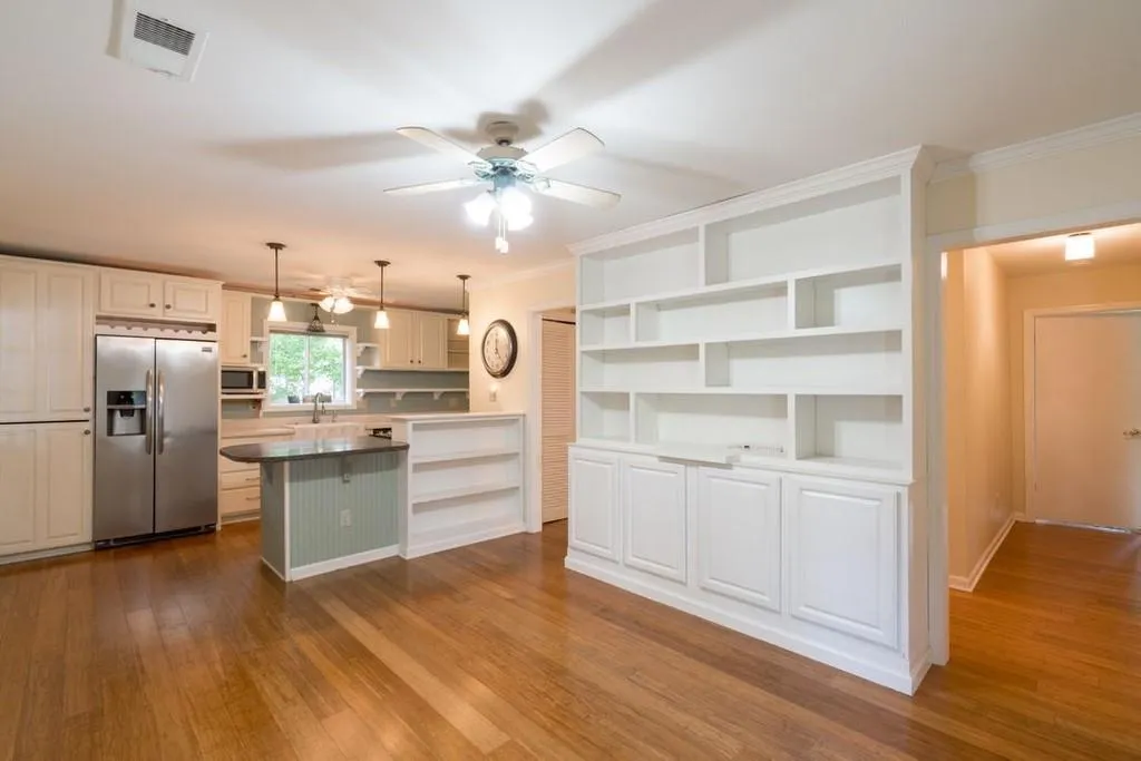 40 Forrest Place, Atlanta, Georgia 30328, 3 Bedrooms Bedrooms, ,2 BathroomsBathrooms,Residential,Sold,40 Forrest Place,6770541