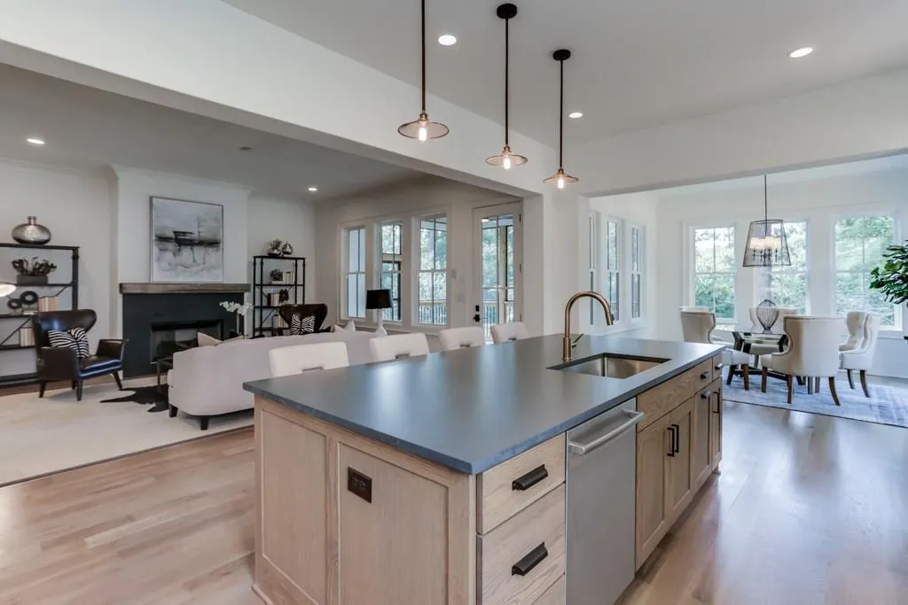 463 Brookfield Drive Ne, Sandy Springs, Georgia 30342, 5 Bedrooms Bedrooms, ,5 BathroomsBathrooms,Residential,Sold,463 Brookfield Drive Ne,6042396