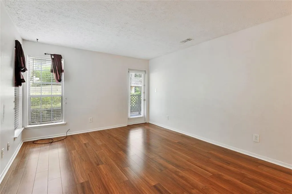 6816 Glenridge Drive Unit H, Atlanta, Georgia 30328, 2 Bedrooms Bedrooms, ,1 BathroomBathrooms,Residential,For Sale,6816 Glenridge Drive Unit H,7631128
