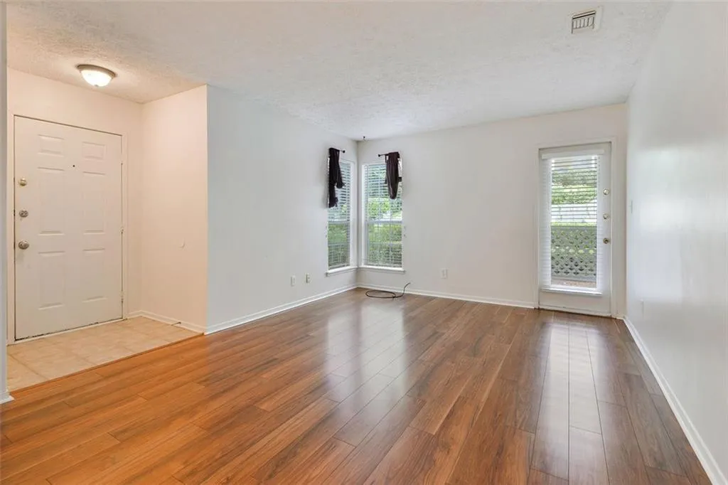 6816 Glenridge Drive Unit H, Atlanta, Georgia 30328, 2 Bedrooms Bedrooms, ,1 BathroomBathrooms,Residential,For Sale,6816 Glenridge Drive Unit H,7631128