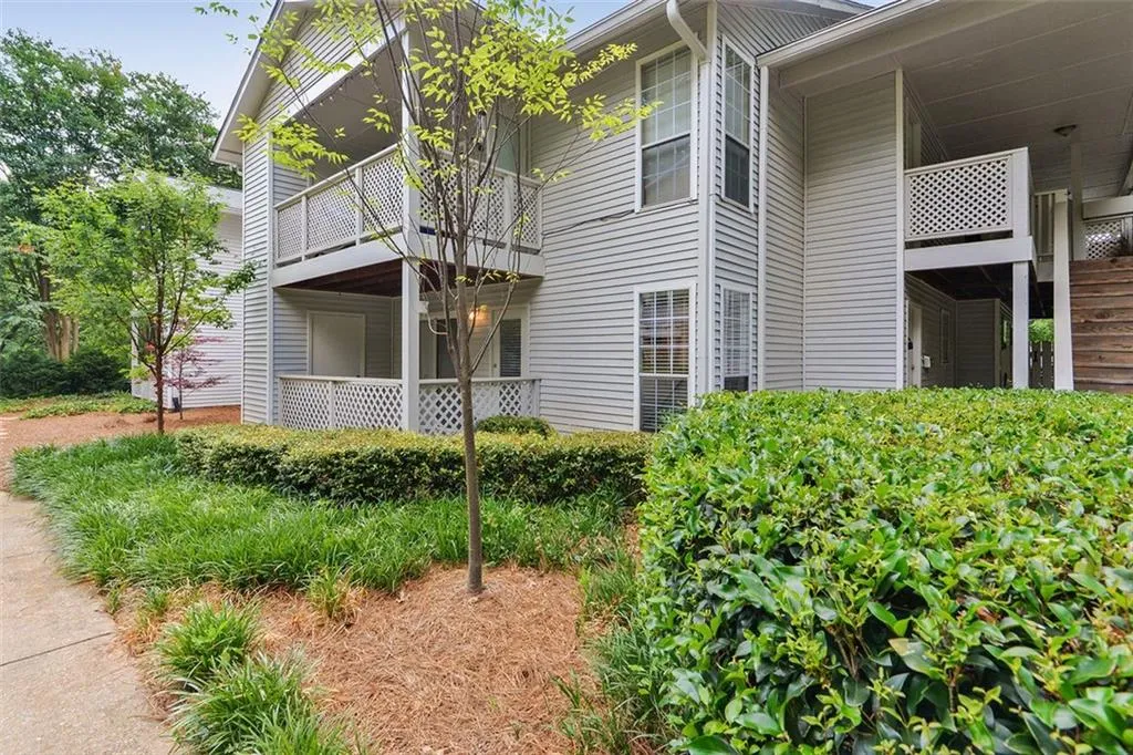 6816 Glenridge Drive Unit H, Atlanta, Georgia 30328, 2 Bedrooms Bedrooms, ,1 BathroomBathrooms,Residential,For Sale,6816 Glenridge Drive Unit H,7631128