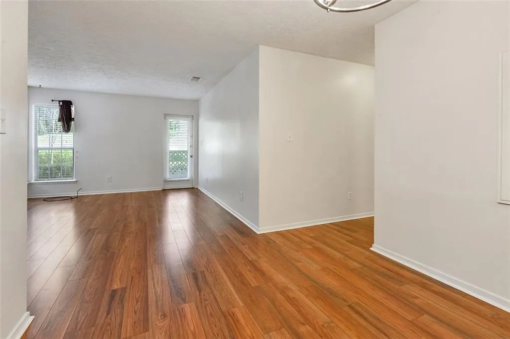 6816 Glenridge Drive Unit H, Atlanta, Georgia 30328, 2 Bedrooms Bedrooms, ,1 BathroomBathrooms,Residential,For Sale,6816 Glenridge Drive Unit H,7631128