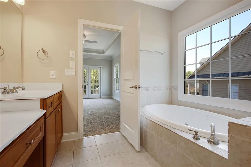 234 Meeting Lane Unit 46, Atlanta, Georgia 30342, 4 Bedrooms Bedrooms, ,2 BathroomsBathrooms,Residential,Sold,234 Meeting Lane Unit 46,6529721