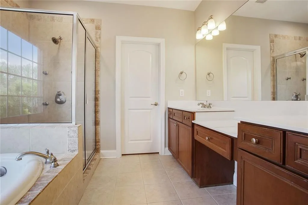 234 Meeting Lane Unit 46, Atlanta, Georgia 30342, 4 Bedrooms Bedrooms, ,2 BathroomsBathrooms,Residential,Sold,234 Meeting Lane Unit 46,6529721
